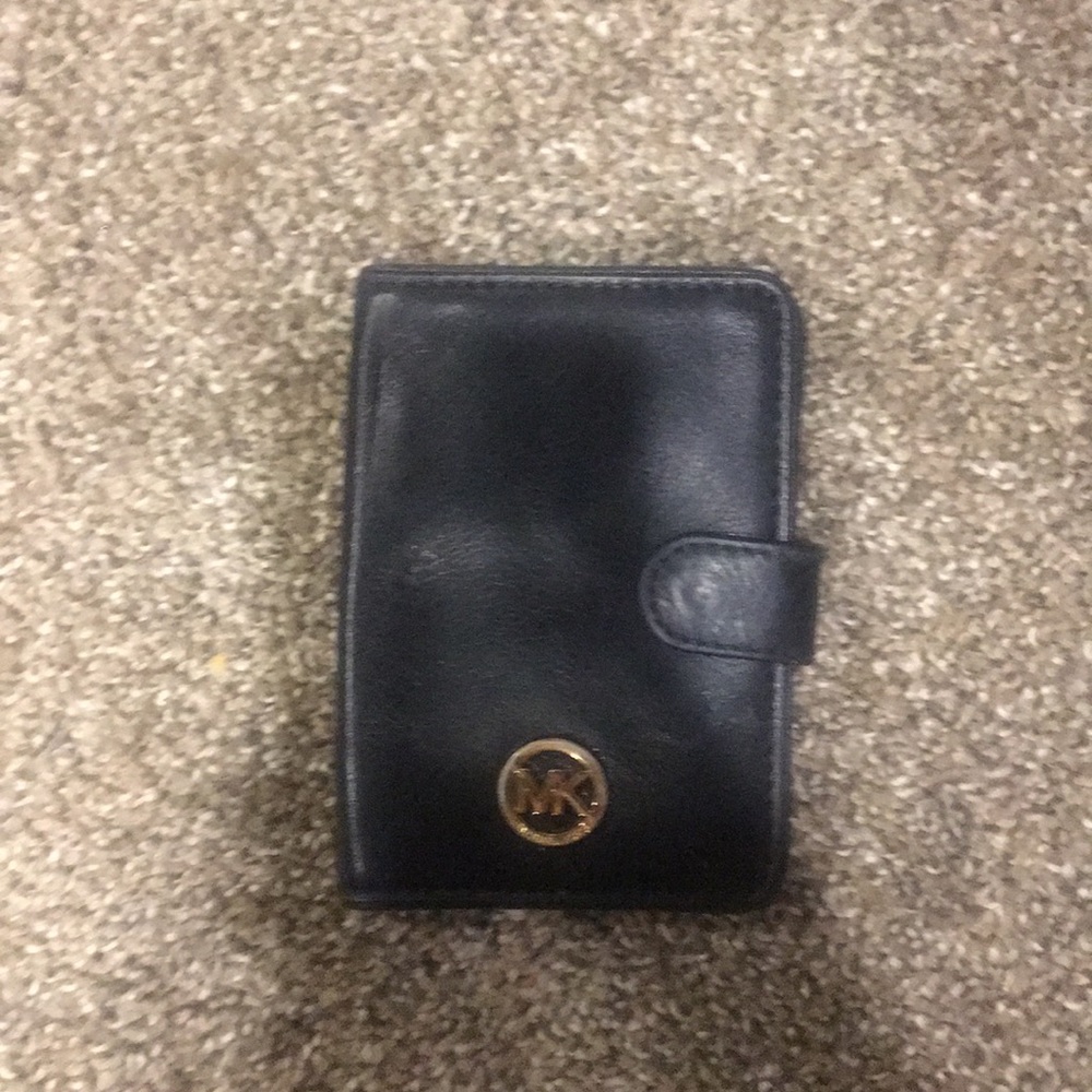 Black Michael kors wallet